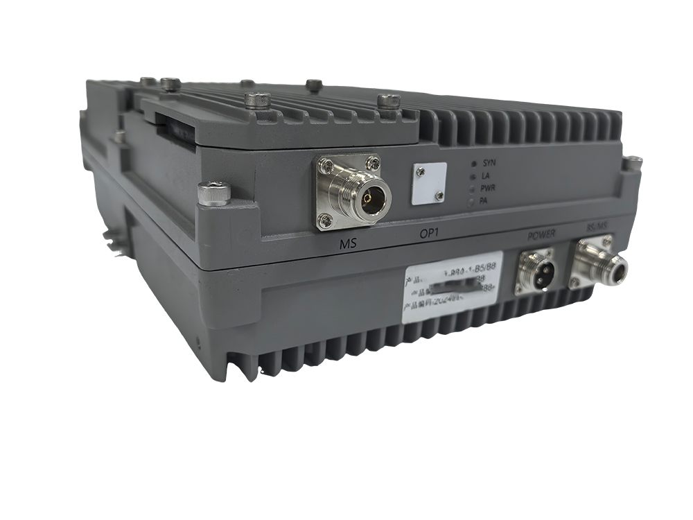  银海三频手机信号接收器2000㎡